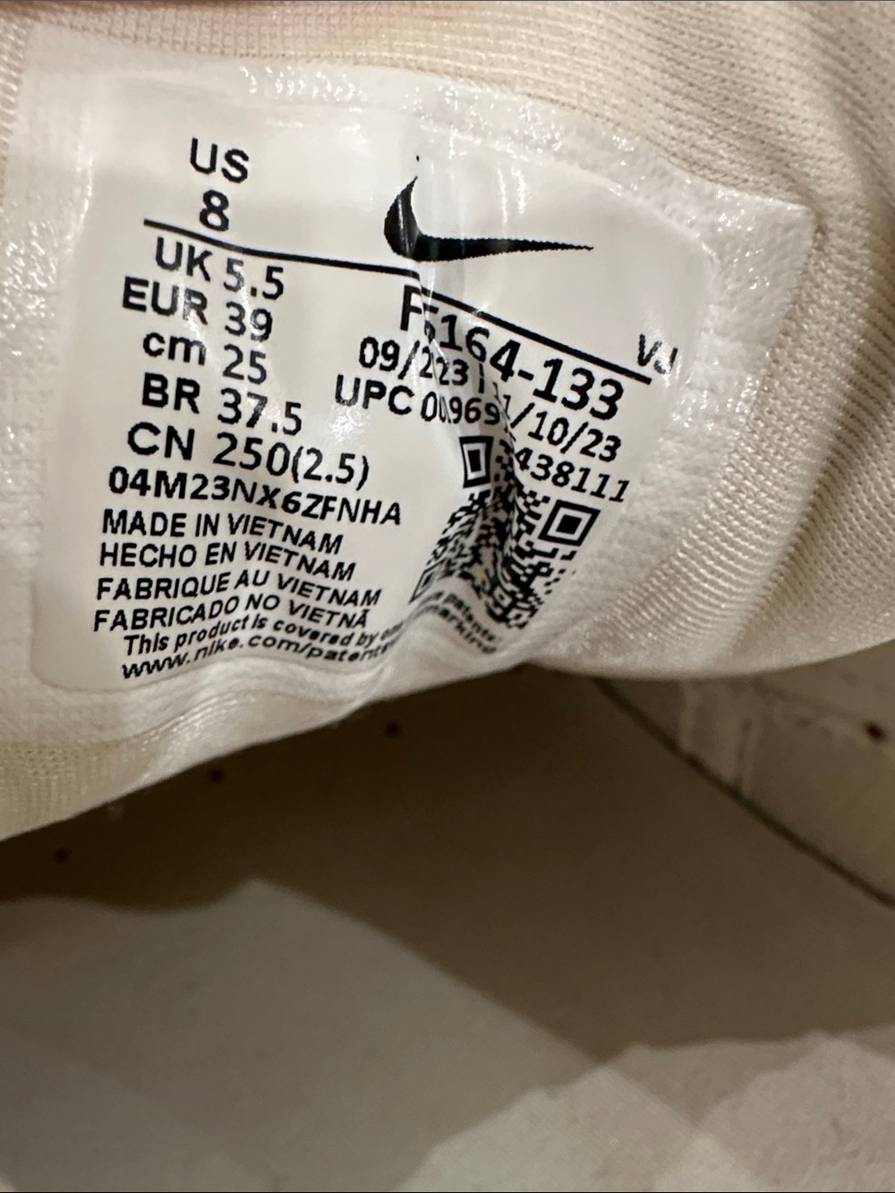 Nike Women’s White, Red & Pink Low-Top Sneakers - Picture 6 of 7